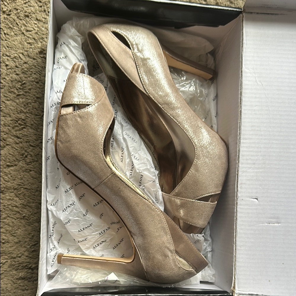 Elegant Women's Peep-Toe Heels
